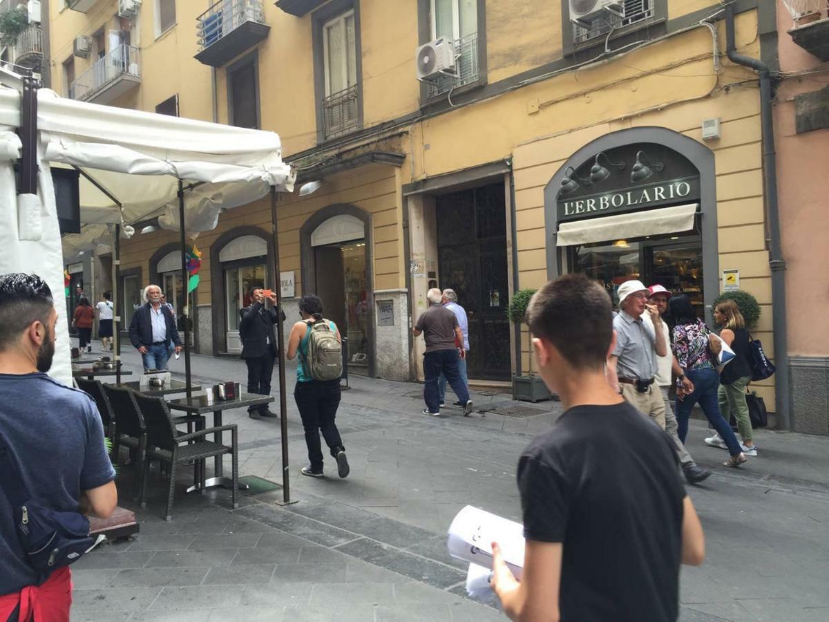 Appartamentino 116 Via Chiaia Naples Luaran gambar
