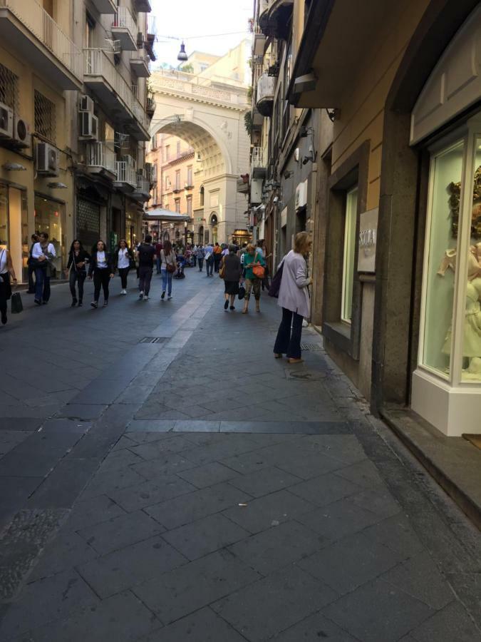 Appartamentino 116 Via Chiaia Naples Luaran gambar