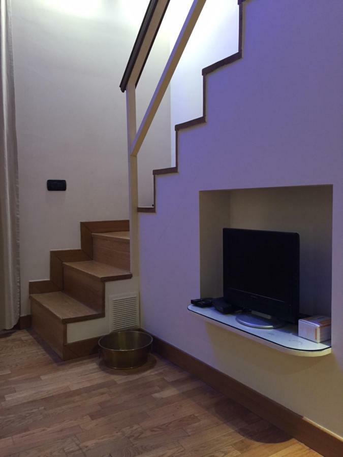 Appartamentino 116 Via Chiaia Naples Luaran gambar
